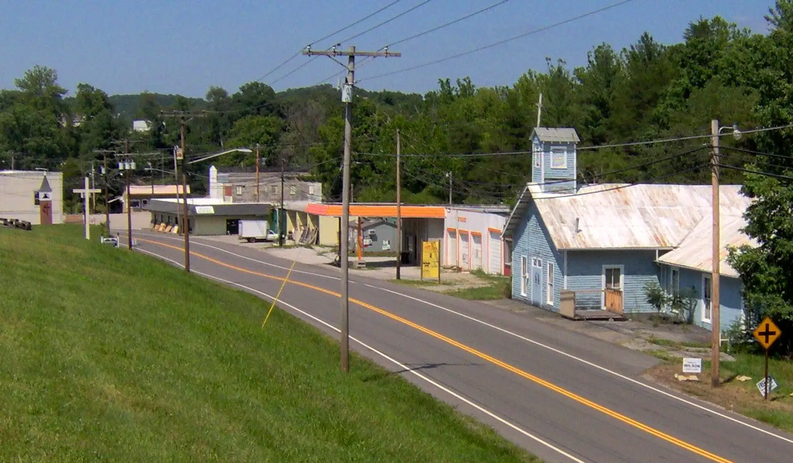 Sunbright along US 27, looking north